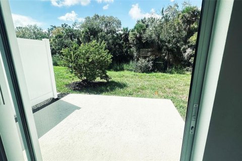 Townhouse in Sarasota, Florida 3 bedrooms, 127.55 sq.m. № 1765754 - photo 11