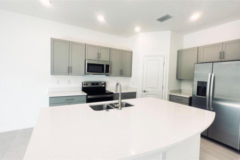 Townhouse in Sarasota, Florida 3 bedrooms, 127.55 sq.m. № 1765754 - photo 9