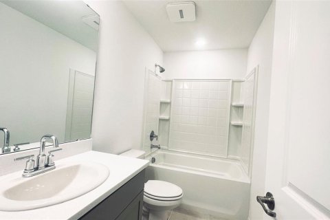 Townhouse in Sarasota, Florida 3 bedrooms, 127.55 sq.m. № 1765754 - photo 21