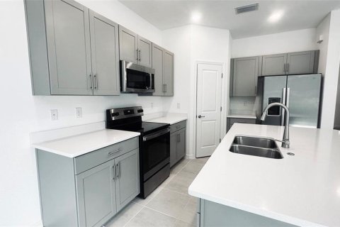 Townhouse in Sarasota, Florida 3 bedrooms, 127.55 sq.m. № 1765754 - photo 4
