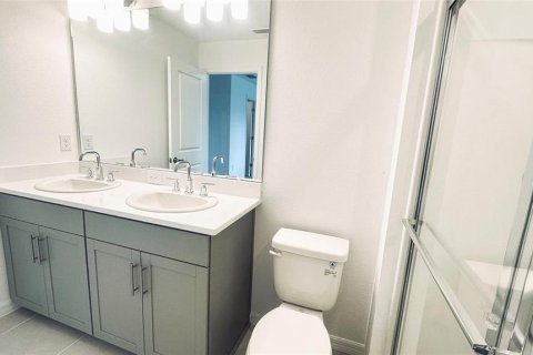 Townhouse in Sarasota, Florida 3 bedrooms, 127.55 sq.m. № 1765754 - photo 17