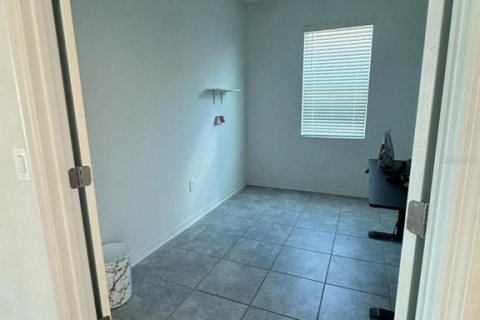 Villa ou maison à louer à Winter Haven, Floride: 3 chambres, 195.93 m2 № 2433604 - photo 6
