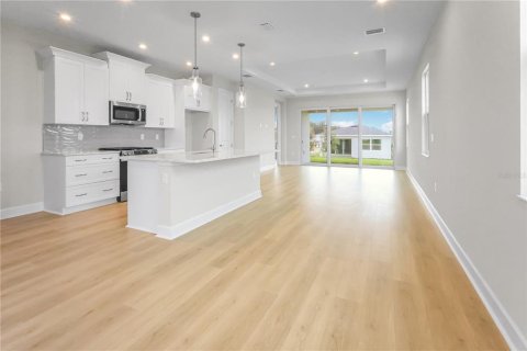 Casa en venta en Lady Lake, Florida, 2 dormitorios, 133.22 m2 № 2151511 - foto 13