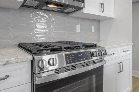 Casa en venta en Lady Lake, Florida, 2 dormitorios, 133.22 m2 № 2151511 - foto 22
