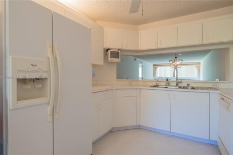 Copropriété à vendre à Sunrise, Floride: 2 chambres, 131.92 m2 № 1998290 - photo 2