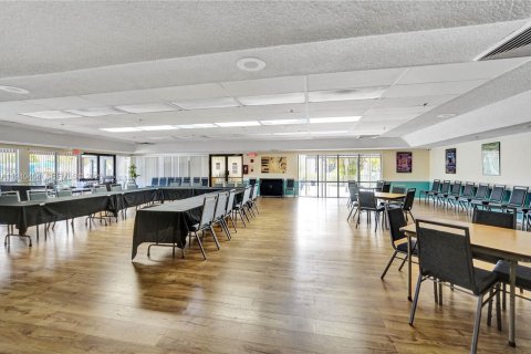 Copropriété à vendre à Sunrise, Floride: 2 chambres, 131.92 m2 № 1998290 - photo 28