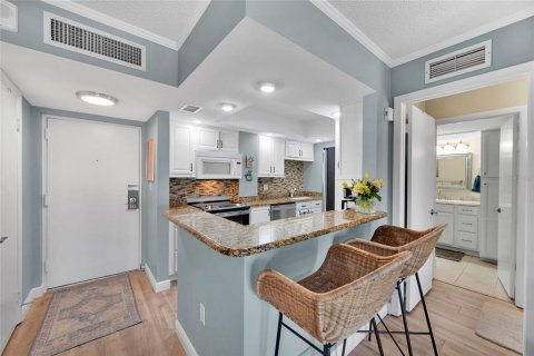 Condominio en venta en Saint Petersburg, Florida, 2 dormitorios, 104.98 m2 № 2229573 - foto 6