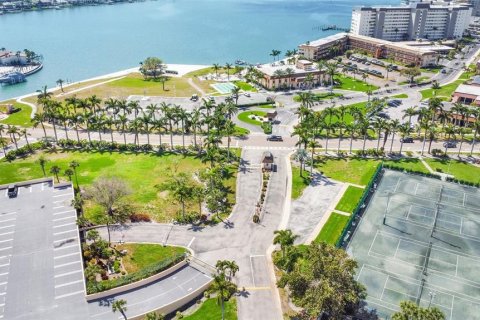 Condominio en venta en Saint Petersburg, Florida, 2 dormitorios, 104.98 m2 № 2229573 - foto 28