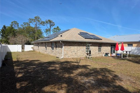 House in Palm Coast, Florida 4 bedrooms, 171.13 sq.m. № 2106430 - photo 3