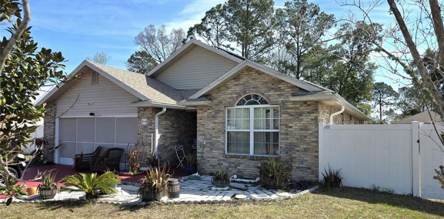 House in Palm Coast, Florida 4 bedrooms, 171.13 sq.m. № 2106430