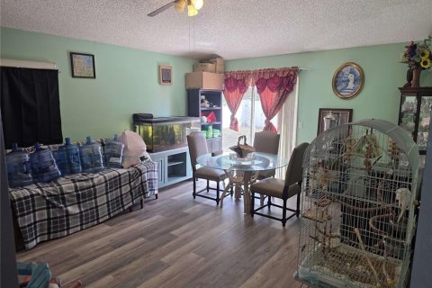 House in Palm Coast, Florida 4 bedrooms, 171.13 sq.m. № 2106430 - photo 11