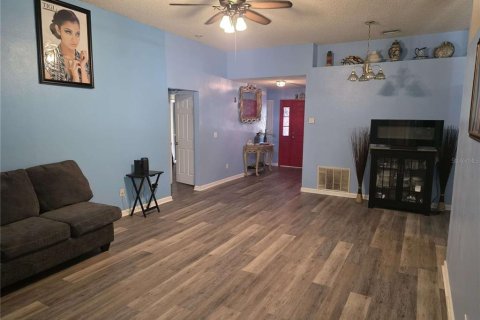 House in Palm Coast, Florida 4 bedrooms, 171.13 sq.m. № 2106430 - photo 8