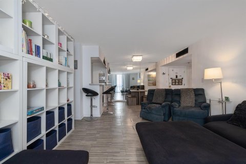 Condominio en venta en Daytona Beach, Florida, 1 dormitorio, 73.95 m2 № 1827643 - foto 7