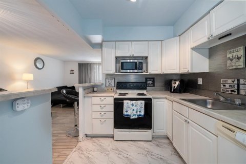Condominio en venta en Daytona Beach, Florida, 1 dormitorio, 73.95 m2 № 1827643 - foto 8