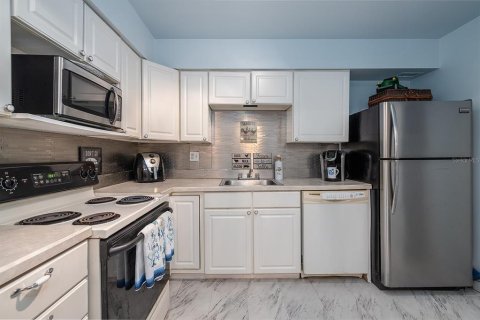 Condominio en venta en Daytona Beach, Florida, 1 dormitorio, 73.95 m2 № 1827643 - foto 2