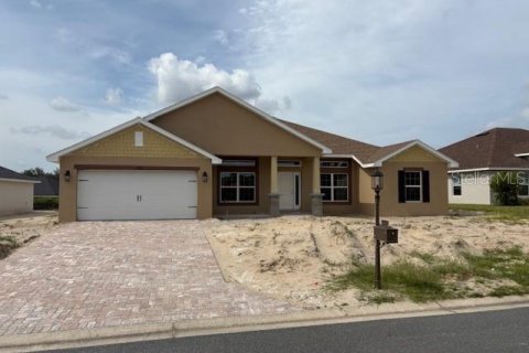 House in Dunnellon, Florida 4 bedrooms, 201.51 sq.m. № 1905249 - photo 1
