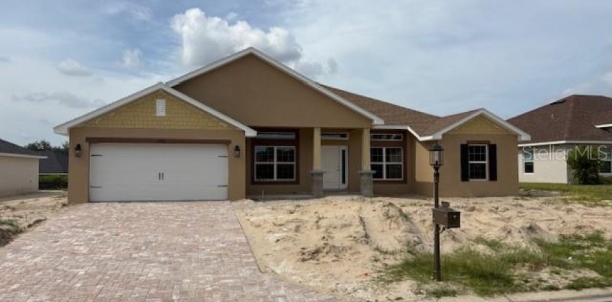 Villa ou maison à Dunnellon, Floride 4 chambres, 201.51 m2 № 1905249