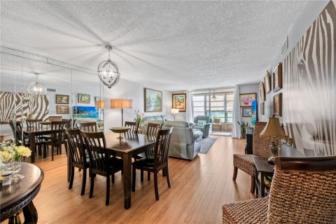 Condo in Sunrise, Florida, 2 bedrooms  № 2182199