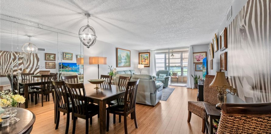 Condo in Sunrise, Florida, 2 bedrooms  № 2182199