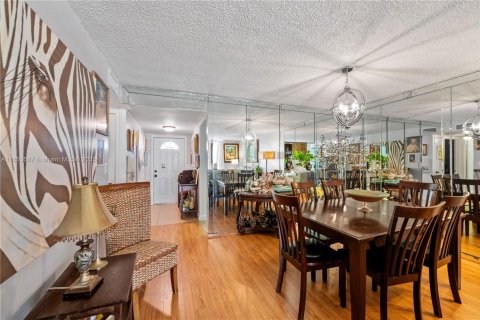 Condo in Sunrise, Florida, 2 bedrooms  № 2182199 - photo 4