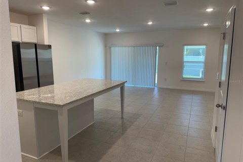 Townhouse in San Antonio, Florida 3 bedrooms, 157.38 sq.m. № 1685471 - photo 5