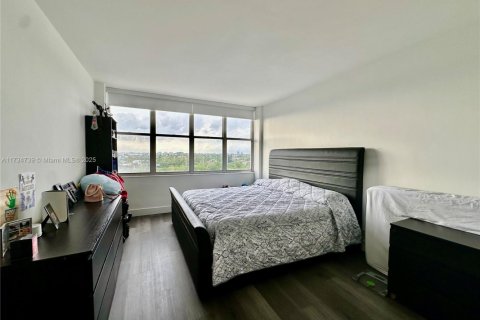 Condo in Miami Beach, Florida, 2 bedrooms  № 1943227 - photo 4