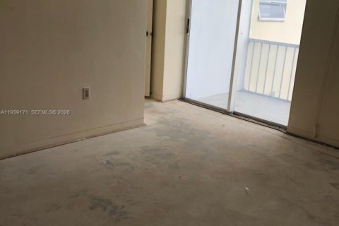 Condo in Aventura, Florida, 2 bedrooms  № 2152657 - photo 10