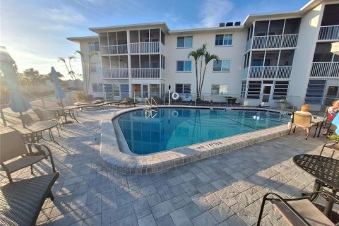Condo in Venice, Florida, 2 bedrooms  № 1530524 - photo 1