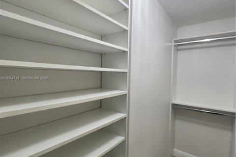 Купить таунхаус в Тамарак, Флорида 3 спальни, 138.98м2, № 2186409 - фото 12