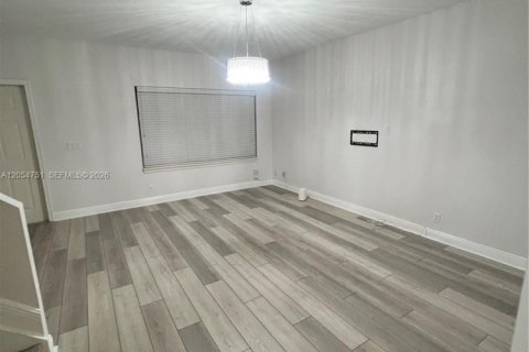 Купить таунхаус в Тамарак, Флорида 3 спальни, 138.98м2, № 2186409 - фото 6