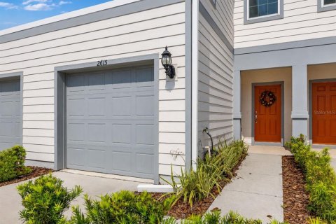 Townhouse in Davenport, Florida 3 bedrooms, 161.28 sq.m. № 2272785 - photo 2