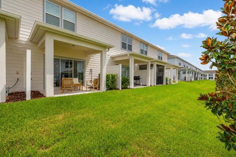 Townhouse in Davenport, Florida 3 bedrooms, 161.28 sq.m. № 2272785 - photo 13