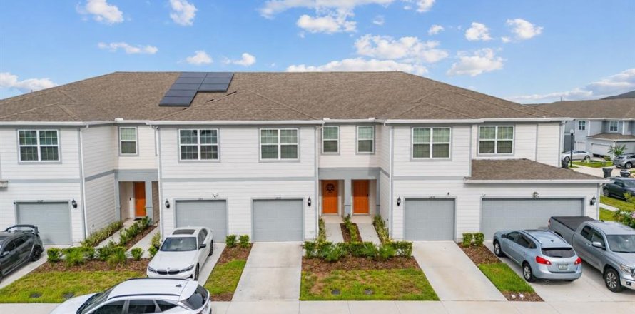 Townhouse in Davenport, Florida 3 bedrooms, 161.28 sq.m. № 2272785