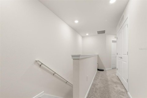 Townhouse in Davenport, Florida 3 bedrooms, 161.28 sq.m. № 2272785 - photo 18