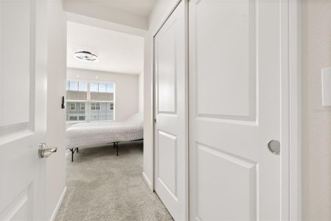 Townhouse in Davenport, Florida 3 bedrooms, 161.28 sq.m. № 2272785 - photo 24