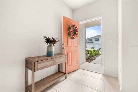 Townhouse in Davenport, Florida 3 bedrooms, 161.28 sq.m. № 2272785 - photo 3