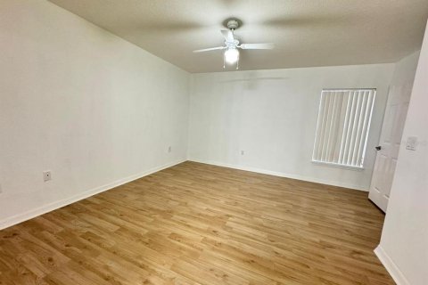 Apartamento en alquiler en Kissimmee, Florida, 3 dormitorios, 111.67 m2 № 1657096 - foto 20