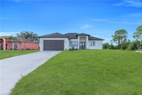 Villa ou maison à vendre à Lehigh Acres, Floride: 3 chambres, 153.29 m2 № 2018329 - photo 4
