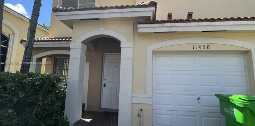 Casa en Sunrise, Florida 3 dormitorios, 155.89 m2 № 1935198
