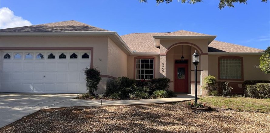 House in Ocala, Florida 2 bedrooms, 157.56 sq.m. № 1622795