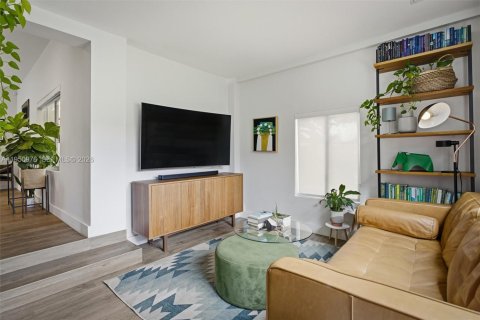 Casa en venta en Miami Springs, Florida, 3 dormitorios, 134.52 m2 № 2007711 - foto 24