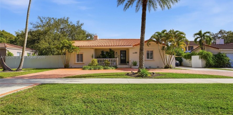 Casa en Miami Springs, Florida 3 dormitorios, 134.52 m2 № 2007711