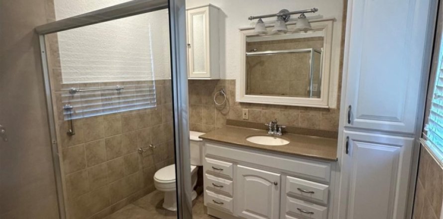 Casa en Miami, Florida 3 dormitorios, 176.51 m2 № 1139278