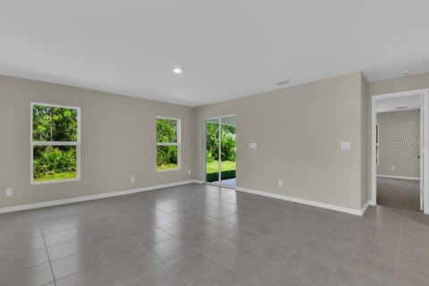 House in Port Charlotte, Florida 3 bedrooms, 140.75 sq.m. № 1900595 - photo 5
