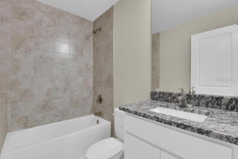 House in Port Charlotte, Florida 3 bedrooms, 140.75 sq.m. № 1900595 - photo 18
