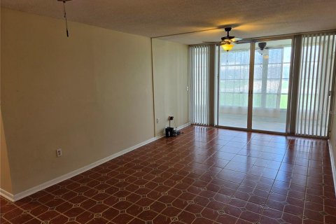 Copropriété à louer à Largo, Floride: 1 chambre, 75.72 m2 № 2155976 - photo 4
