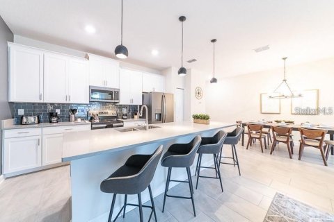 Adosado en venta en Kissimmee, Florida, 4 dormitorios, 177.81 m2 № 2410668 - foto 4