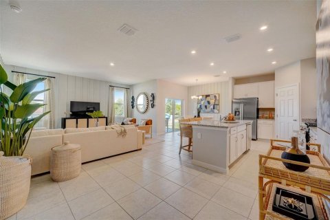 House in Davenport, Florida 4 bedrooms, 170.85 sq.m. № 1847566 - photo 11