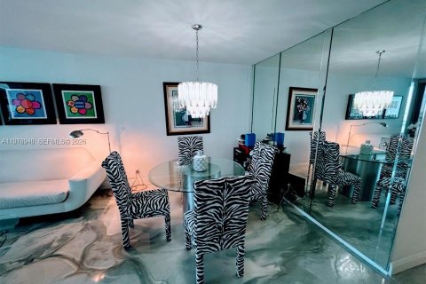 Condominio en alquiler en Hallandale Beach, Florida, 1 dormitorio, 68.38 m2 № 2043440 - foto 15