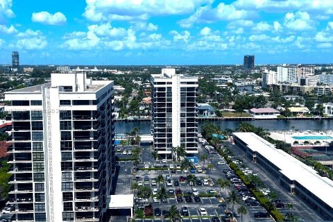 Condominio en alquiler en Hallandale Beach, Florida, 1 dormitorio, 68.38 m2 № 2043440 - foto 7